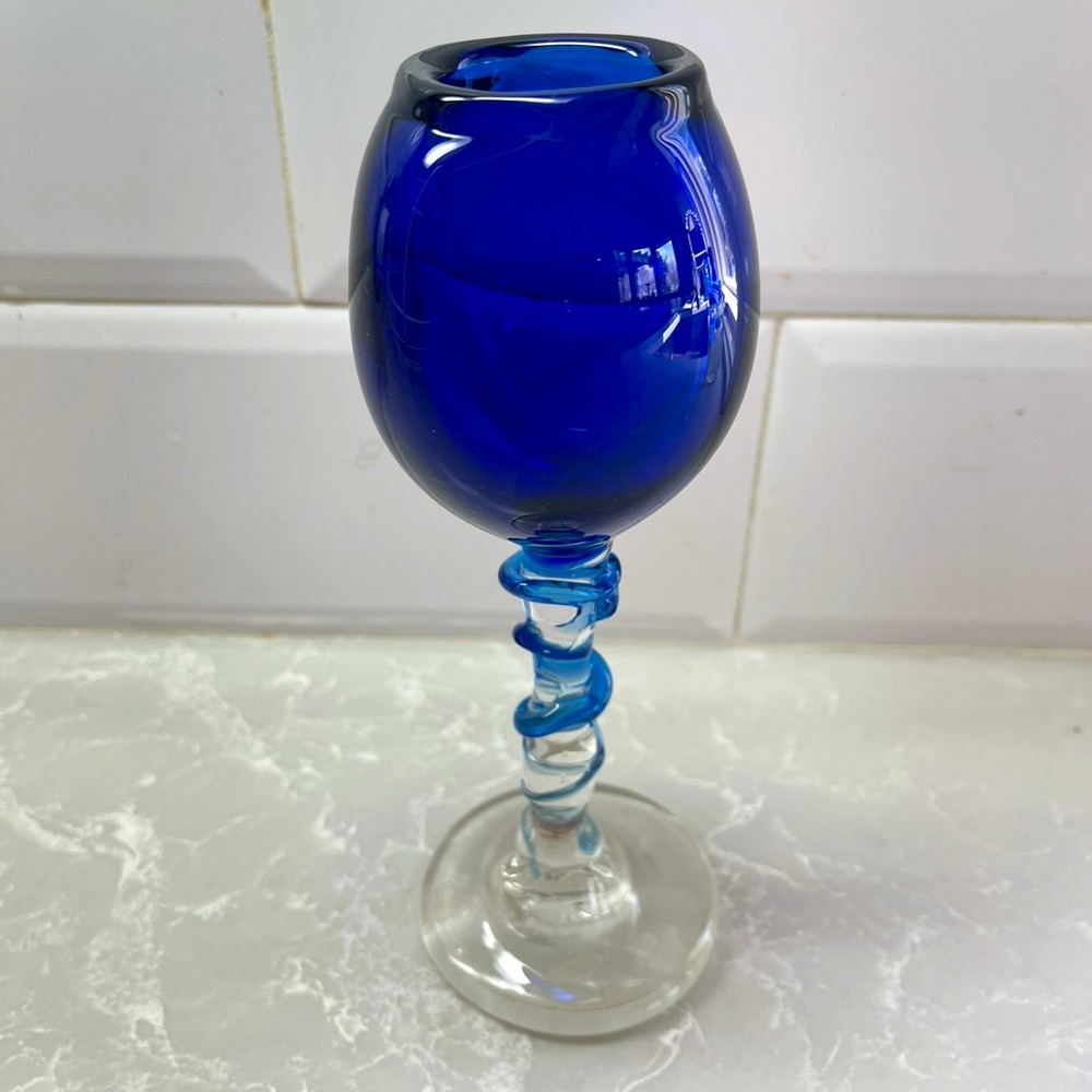 Hand Blown Iridescent Swirl Wine Glasse-Set of 4